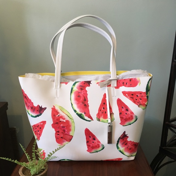 Vince Camuto Handbags - Gorgeous Vince Camuto Summer bag